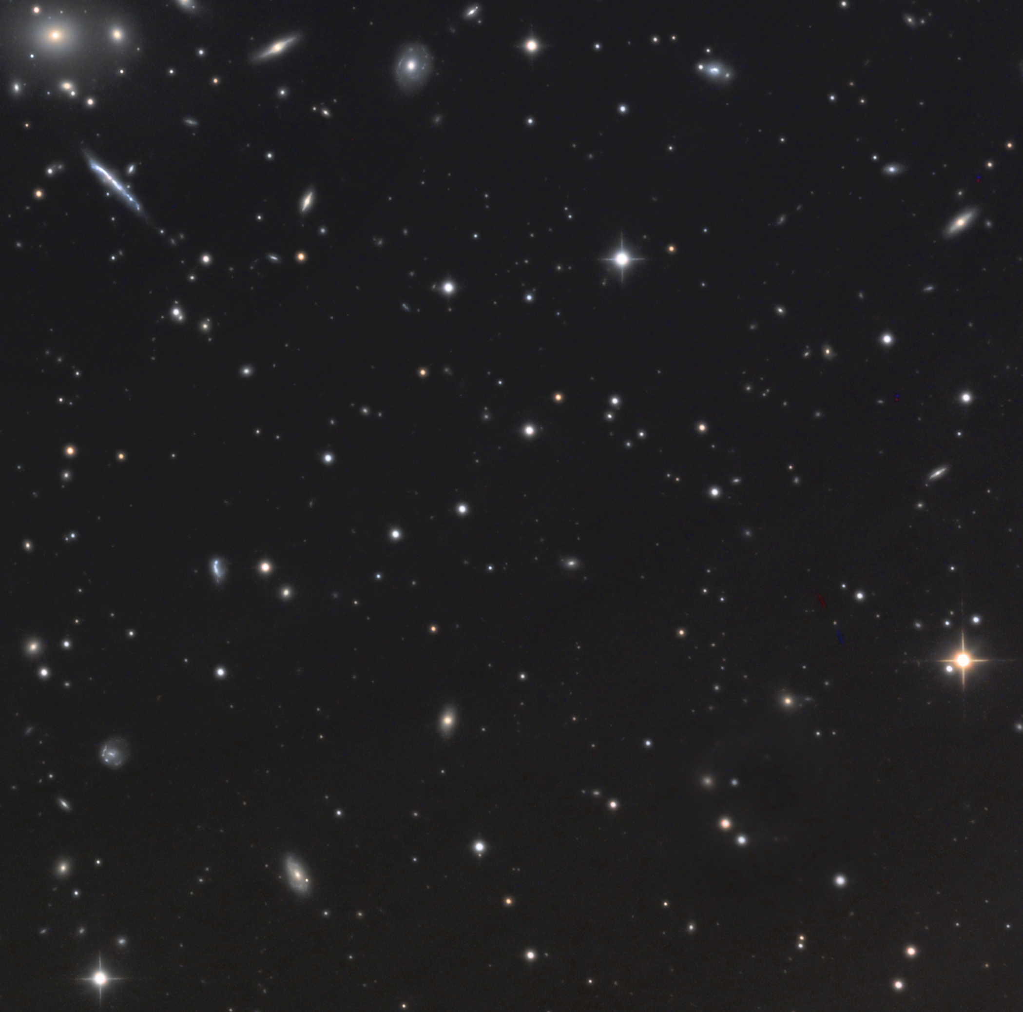 NGC_3842_full_4.jpg