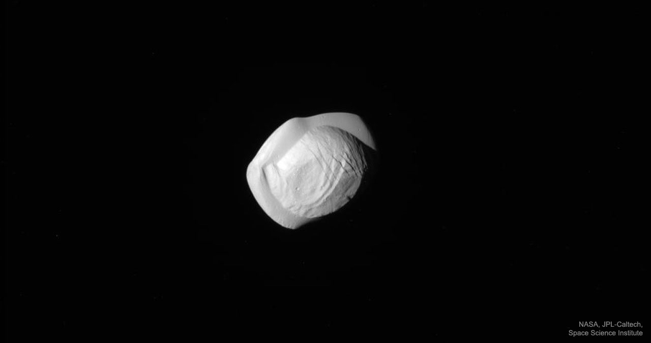 Pan1_Cassini_1280.jpg
