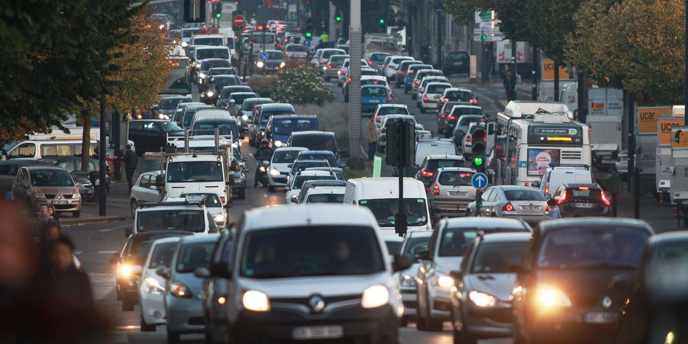 les-bordelais-passent-en-moyenne-une-trentaine-d-heures-par-an-dans-les-bouchons.jpg?v1