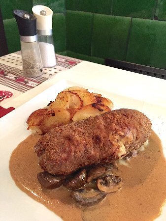 Cordon bleu de veau au Munster et pommes sautées - Photo de Lohkas,  Strasbourg - Tripadvisor