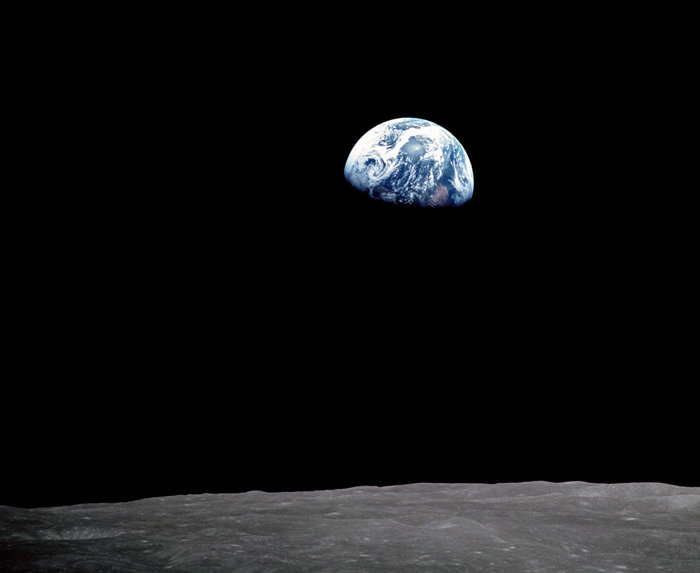 earthrise.jpg