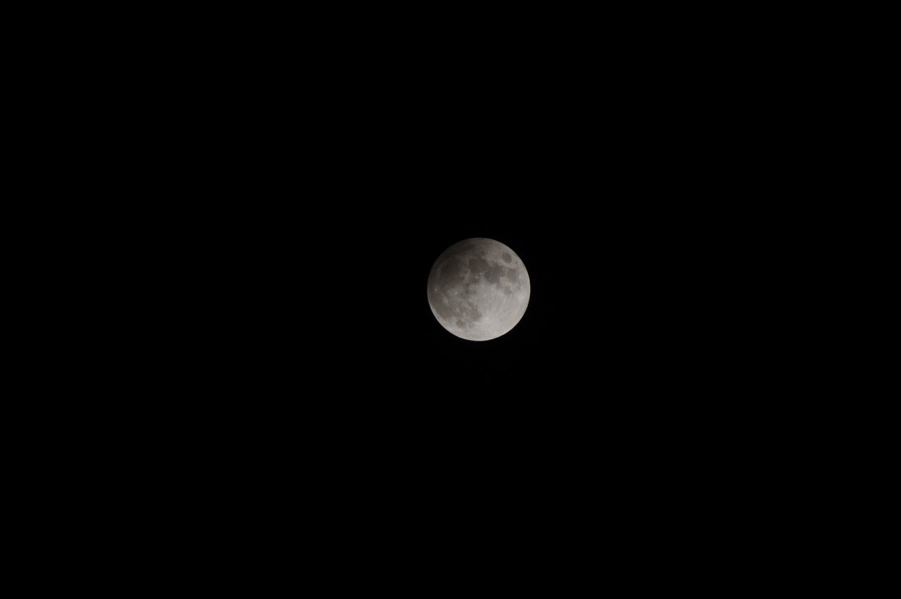 eclipse_dans_la_penombre_du_11_fevrier_2017_by_arayashikinoshaka-dayo73s.jpg