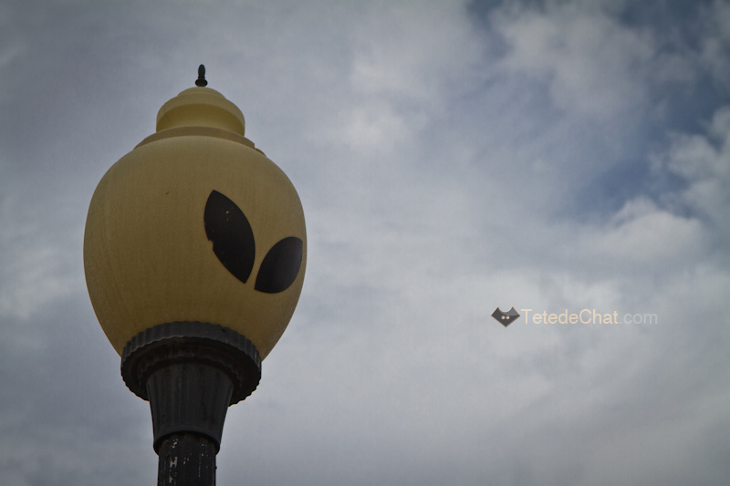 lampadaire_roswell_yeux_alien.jpg