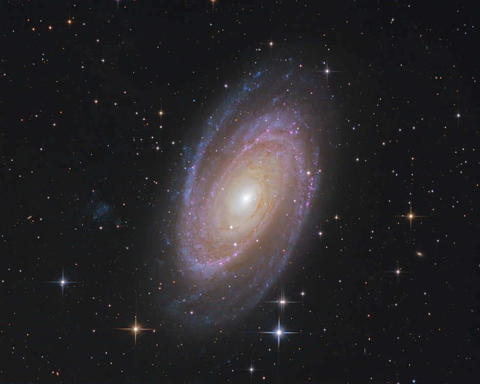 m81asinh_ct_lrhagb_1200.jpg