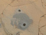 mars-curiosity-rover-drill-holes-rock-mojave-MAHLI-Sol884-PIA19115-thm.jpg