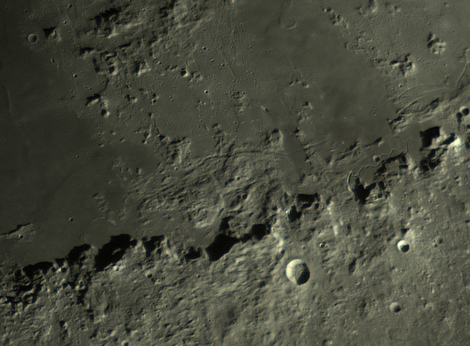 medium.5c667d537b2e0_Moon_201502_lapl4_a