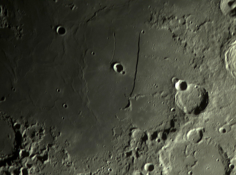 medium.5c667d594dc0b_Moon_203710_lapl4_a