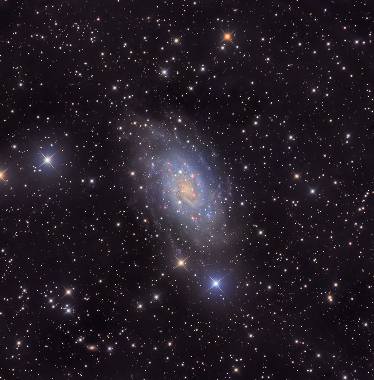 ngc2403_LRVB10-30.jpg