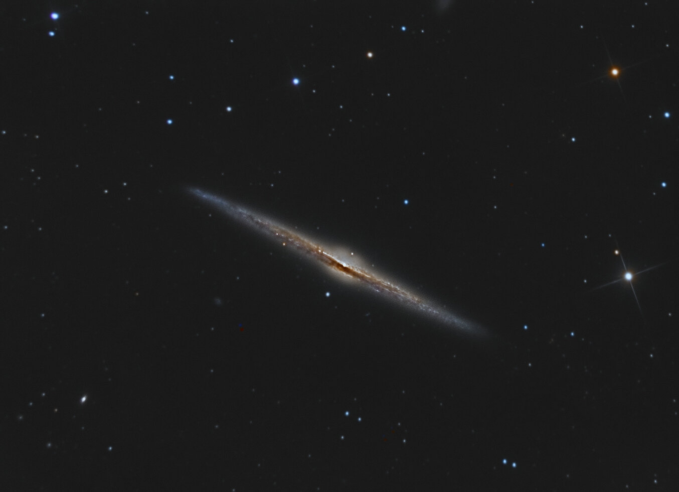 ngc4565_v4.jpg.c902add5af450f751023550ece01f547.jpg