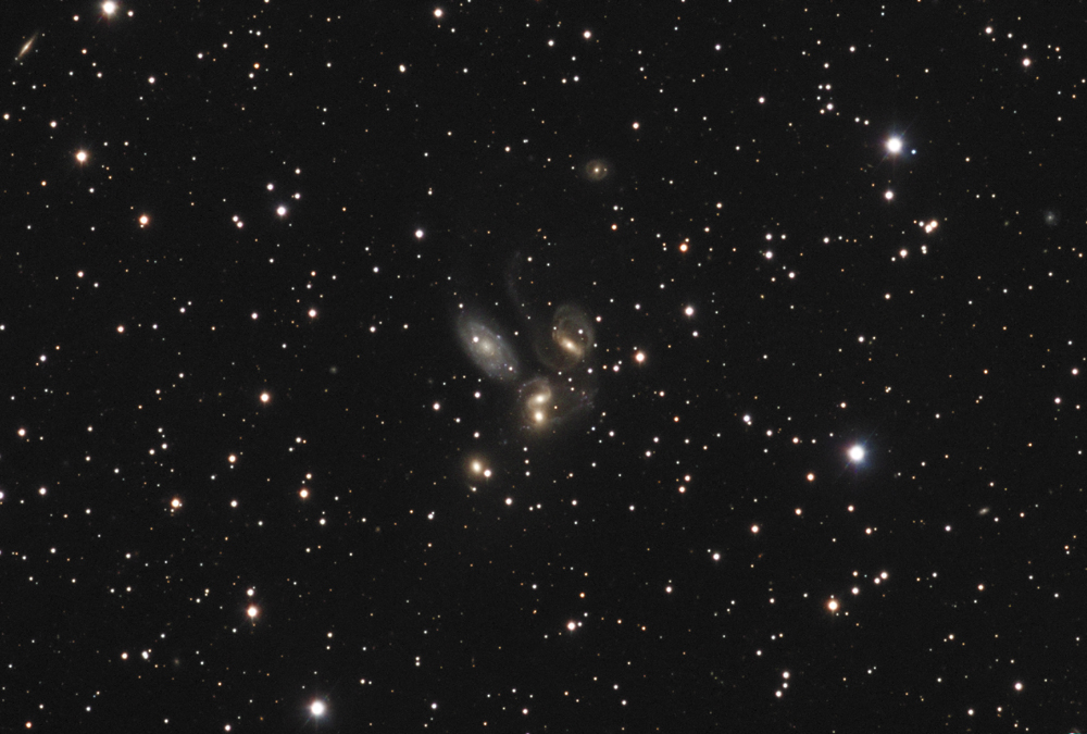 ngc7320_2015_08_20_v6_vignette_forum.jpg