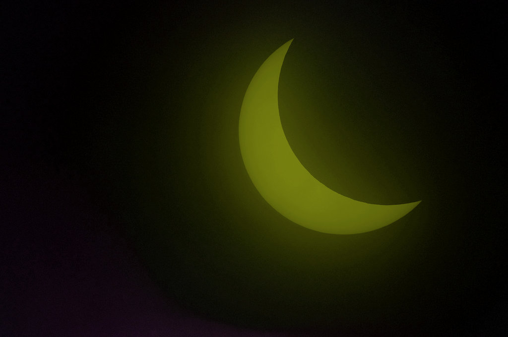 solar_eclipse_20_03_2015_in_france_4_by_arayashikinoshaka-d8mewc7.jpg