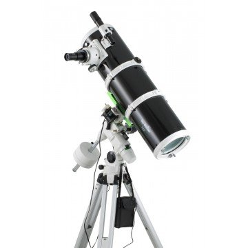 TÃ©lescope Sky-Watcher 150/750 sur EQ3-2
