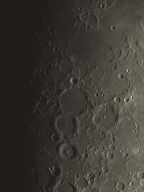Moon_210545_ACx1,5-878ap32_lapl4_ap3405-registax1.jpg
