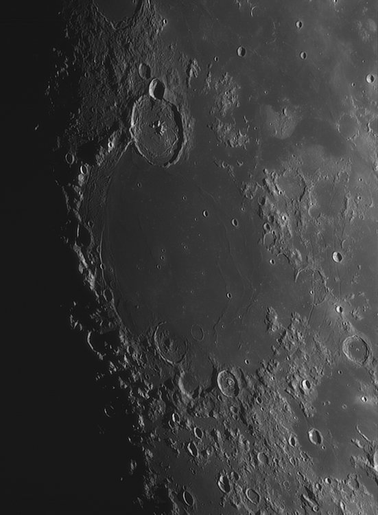Moon_225547_ACx2-1103ap40_lapl4_ap2163-registax1.jpg