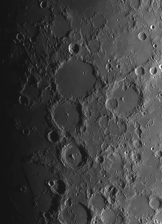 Moon_220119_ACx2-1773ap40_grad4_ap2134-astra1-gimp.jpg