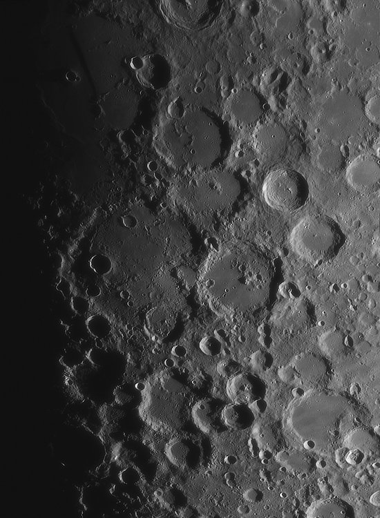 Moon_220313_ACx2-1694ap40_grad4_ap2171-astra1-gimp.jpg