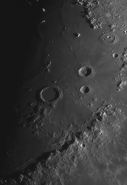 Moon_220721_ACx2-2445ap40_grad4_ap1969-astra1-gimp.jpg