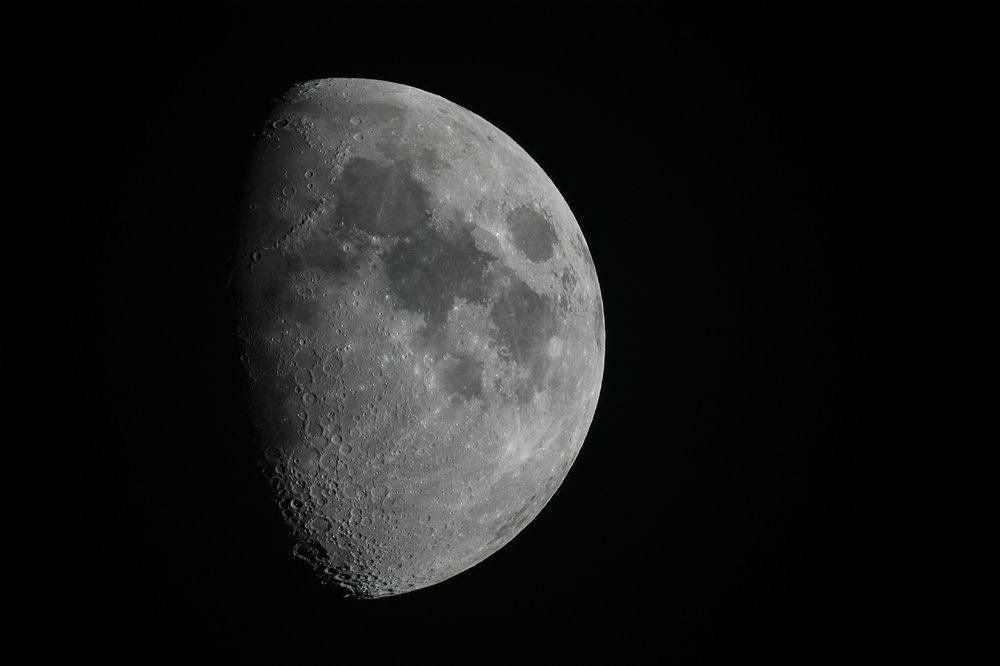Moon-1.thumb.jpg.277688b60c1ece240d957e8259884d8e.jpg