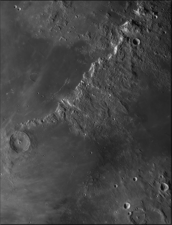 Moon_053710_newtonx2-1045ap40_grad4_ap1995-astra1.jpg