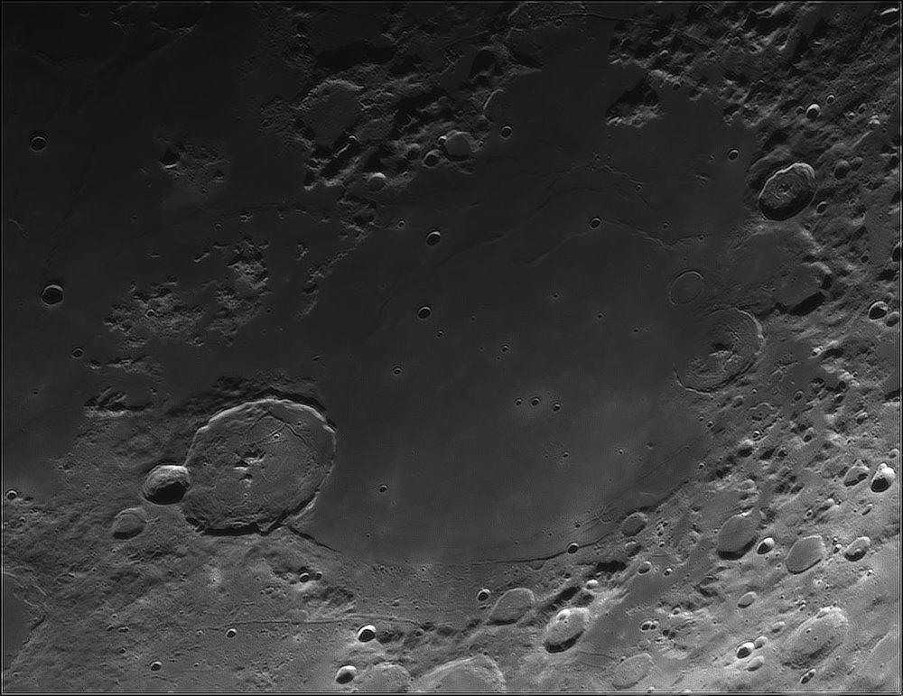 Moon_061253_N158x2-720ap40_grad4_ap1905-astra2.jpg