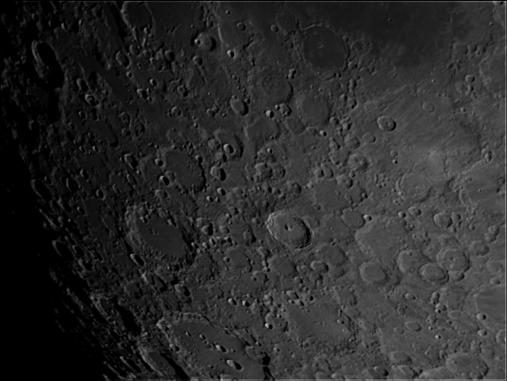 1854181504_Moon_194852_181118_ZWOASI224MC_IR_742nm_AS_P30_lapl5_ap436Astrosurface.thumb.png.1e3b3e98fb0e52e36f4e90766076f429.png