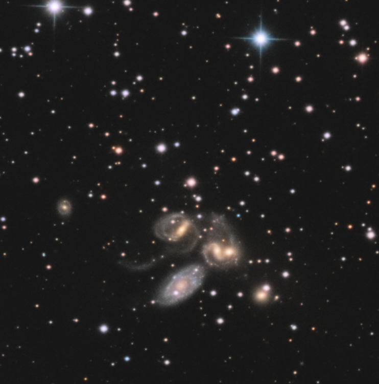 NGC7331_RGB_DBE_bckgrd_photocolor_MLT50_NLDblHisto_colorsat_PS copie_crop Quintet.png