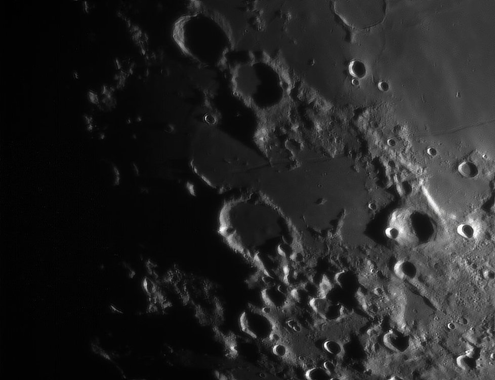 1072751641_Moon_191736_140219_QHY5LII-M_Rouge_21_AS_F350_lapl4_ap1272.thumb.jpg.91033b93d53fa41708fb296f6d3dcc14.jpg