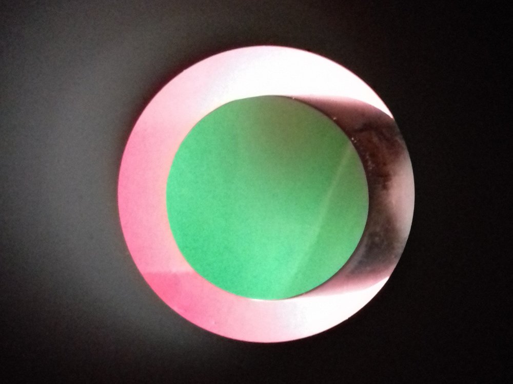 Oculaire papiers couleurs dans le tube.jpg