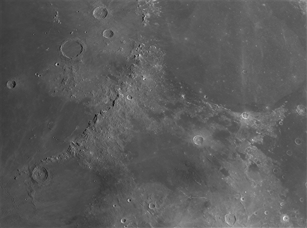 1621927705_Moon_191002_160319_ZWOASI224MC_G_AS_P25_lapl6_ap2184.thumb.jpg.aa4a0940c845f065f9ff113ec320e3f4.jpg