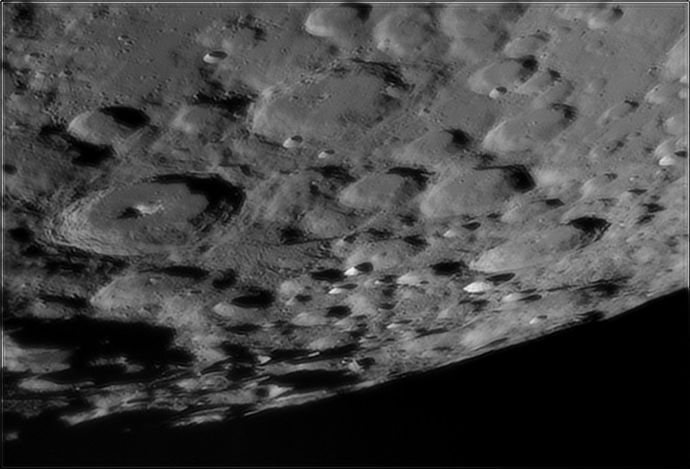 1876660364_Moon_214106_140419_ZWOASI224MC_IR_742nm_AS_P45_lapl6_ap205.jpg.6c718bf6864a833b9edf302ef0efd6d2.jpg