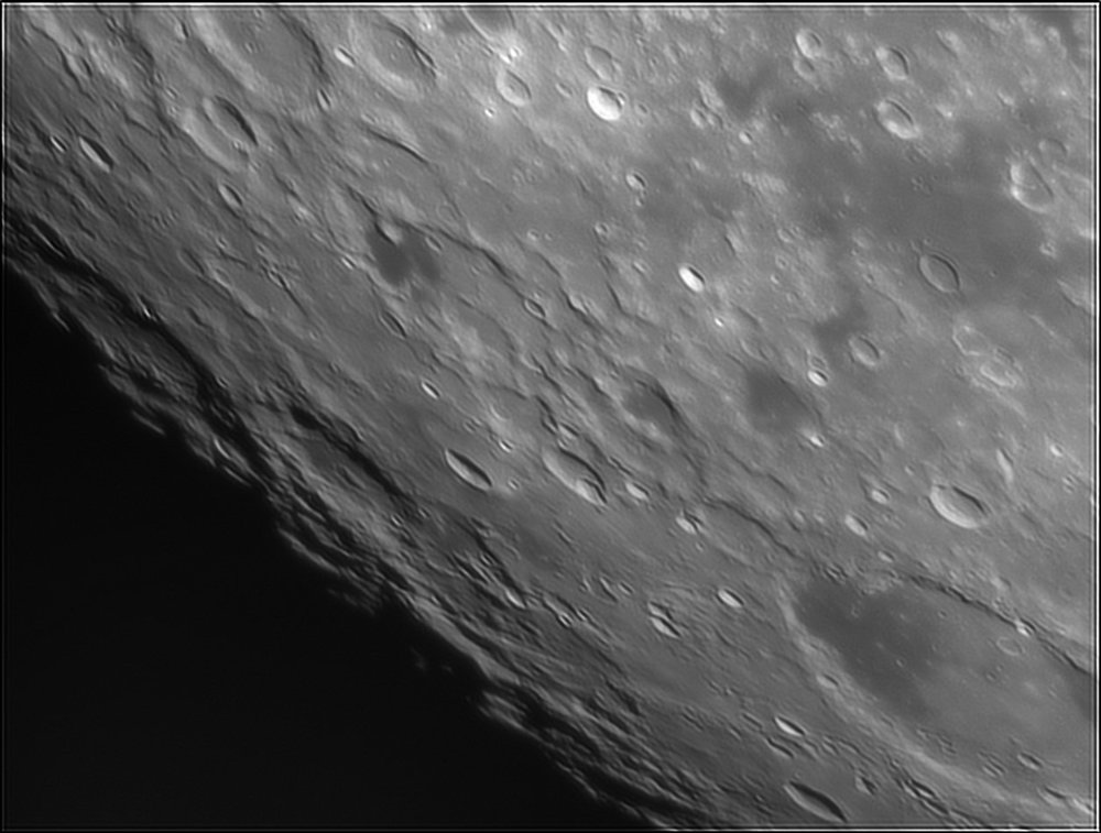 2071101467_Moon_231636_170519_ZWOASI224MC_IR_720nm_AS_P35_lapl6_ap389.thumb.jpg.2e4520ec13d09dba9cd1651f723ebd91.jpg
