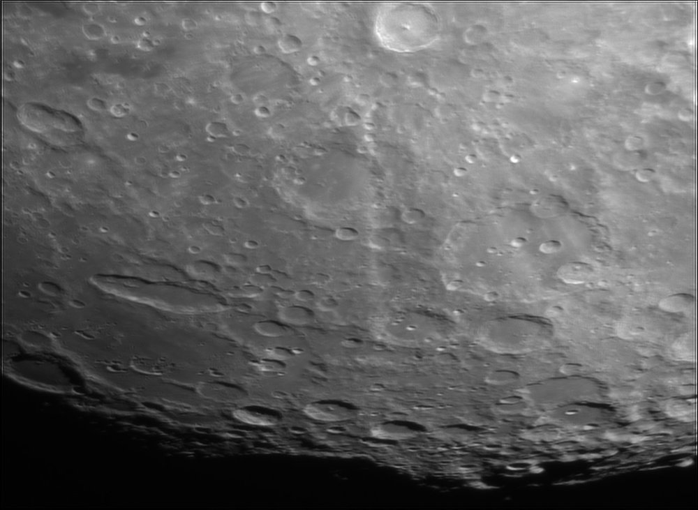 374263308_Moon_230655_160519_ZWOASI224MC_B_AS_P35_lapl4_ap452.thumb.jpg.c26489944b4f2b9e09ca614faee06e71.jpg