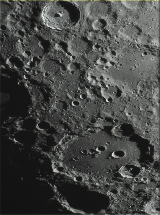 Moon_220307_N300x2-258ap48_grad4_ap1084-astra1-zoom.png