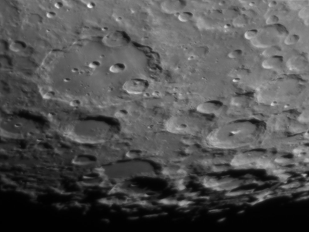1170533909_Moon_230415_130619_ZWOASI290MM_Rouge_25_AS_P35_lapl4_ap750.thumb.jpg.247f2713cb56d2847e133d44ab4bab3c.jpg