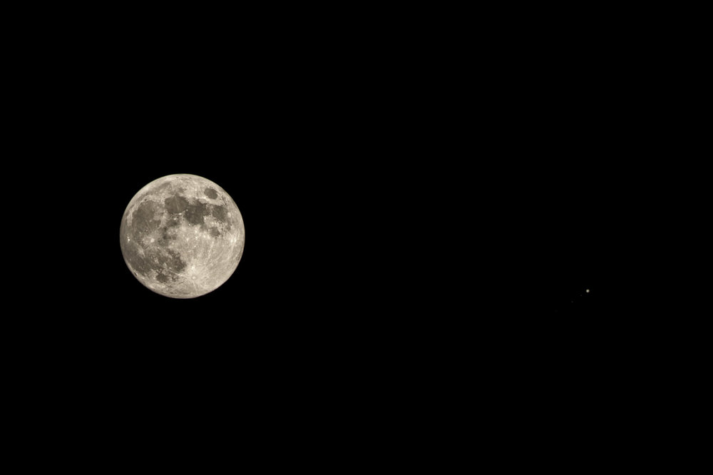 1432850941_190616-ConjonctionLuneJupiter-Rubinar300mm-600D.thumb.jpg.76fee9eccbc9a28062a0df02cb6b3a59.jpg