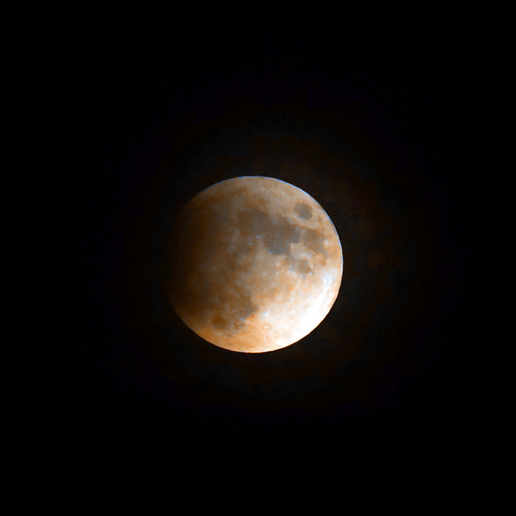 1154726532_Lune200mm22h04.thumb.jpg.38ceb08511ae6dc95e3f1273ec9c8878.jpg