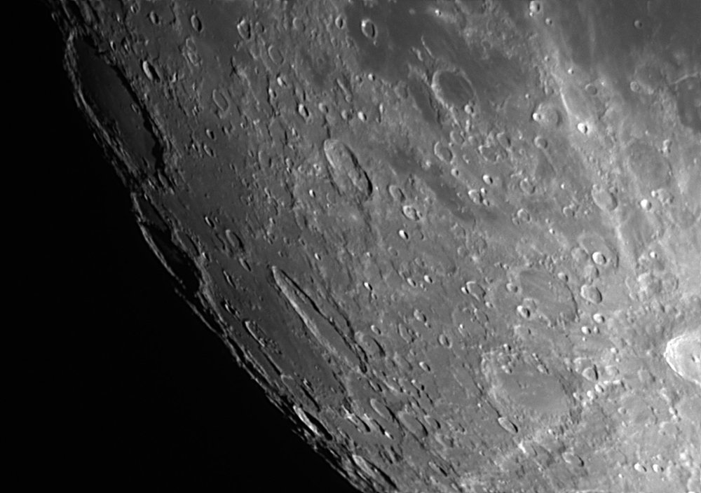 649969675_Moon_201848_091119_ZWOASI290MM_RGB_AS_P35_lapl5_ap289.thumb.jpg.5974810aa3e1a28312ce123582558f08.jpg