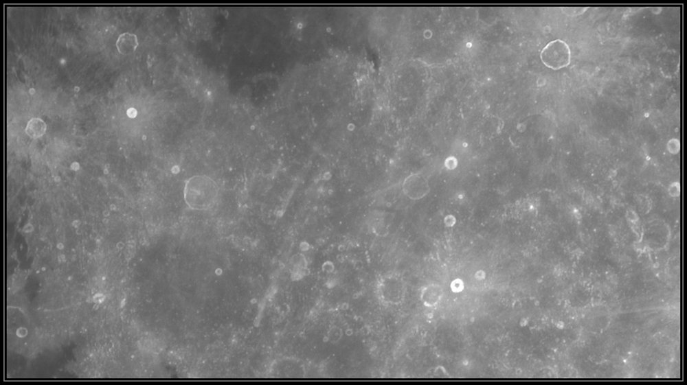 2083219571_Moon_045603_121219_ZWOASI290MM_G_AS_F300_lapl6_ap493.thumb.jpg.7cada91934e9fcfa334db0409ed9698f.jpg