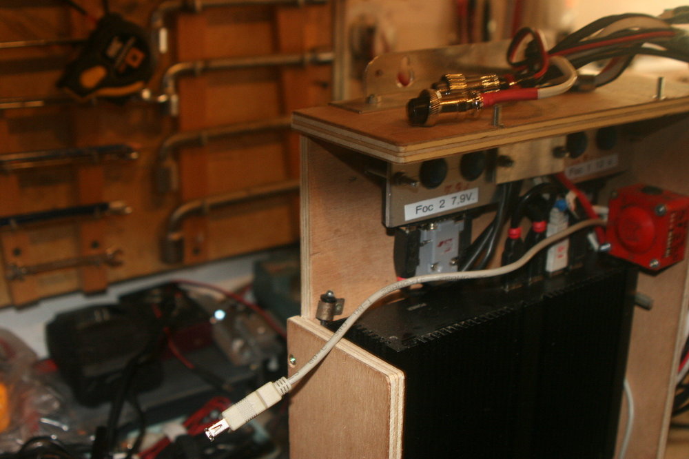 Ventilation haute et accés bouton Marche.JPG