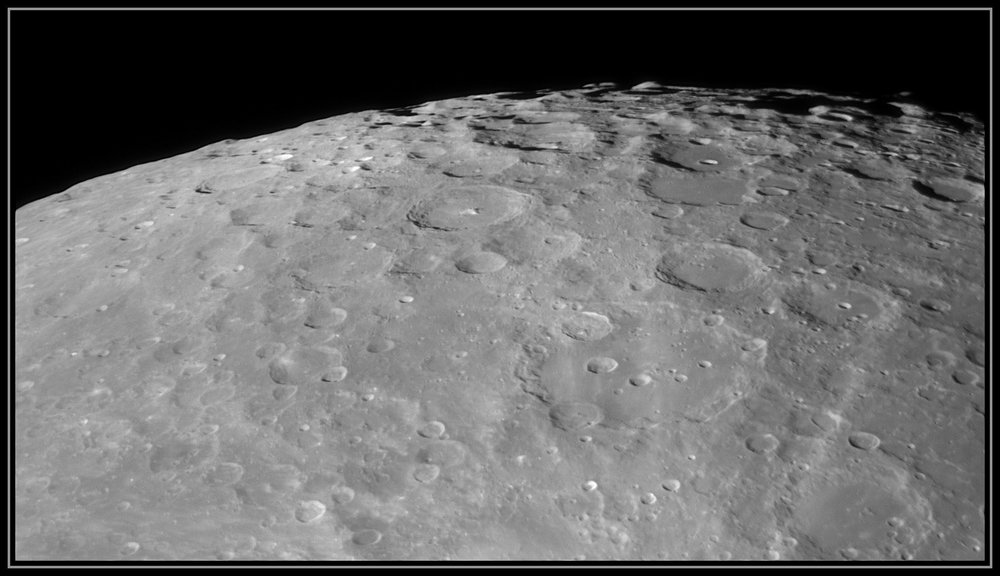 389488144_Moon_220722_060220_ZWOASI290MM_G_AS_P35_lapl4_ap1210.thumb.jpg.7167a8c8cd9d4b474b51d18030c21ae8.jpg