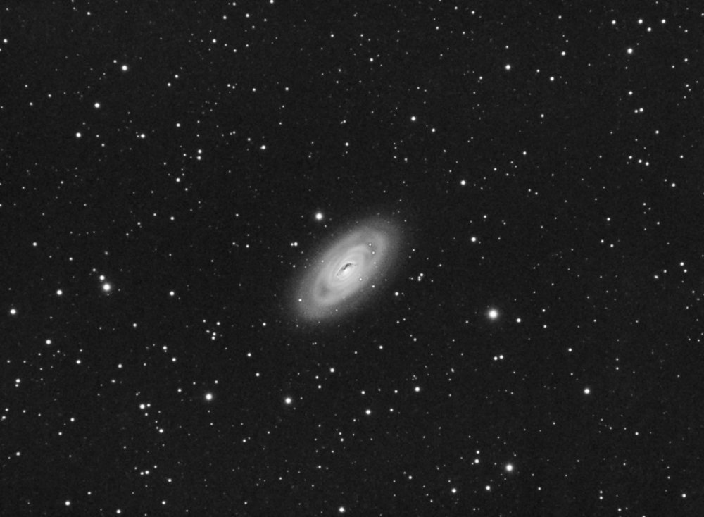 m64_80ED_atik16HR_L_42x5min_25mars2020_v2.thumb.jpg.24dde917f5e3e3b04eb3962fc680f711.jpg