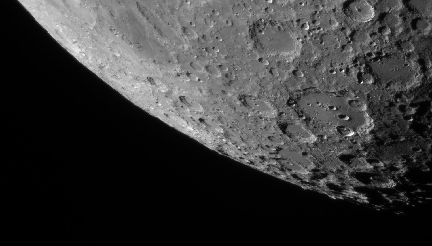 20534067_Moon_054940_090920_ZWOASI290MM_IR_680nm_AS_P35_lapl5_ap455.thumb.jpg.737f797c869cfb3b551c8e8429cf8f0a.jpg