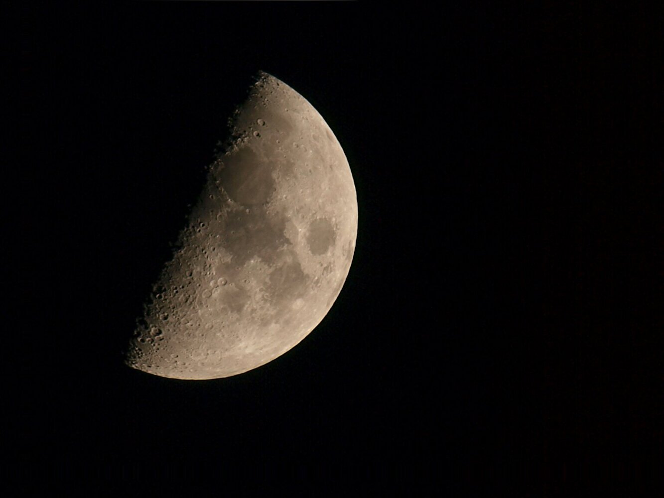 lune 23.10.20.jpg