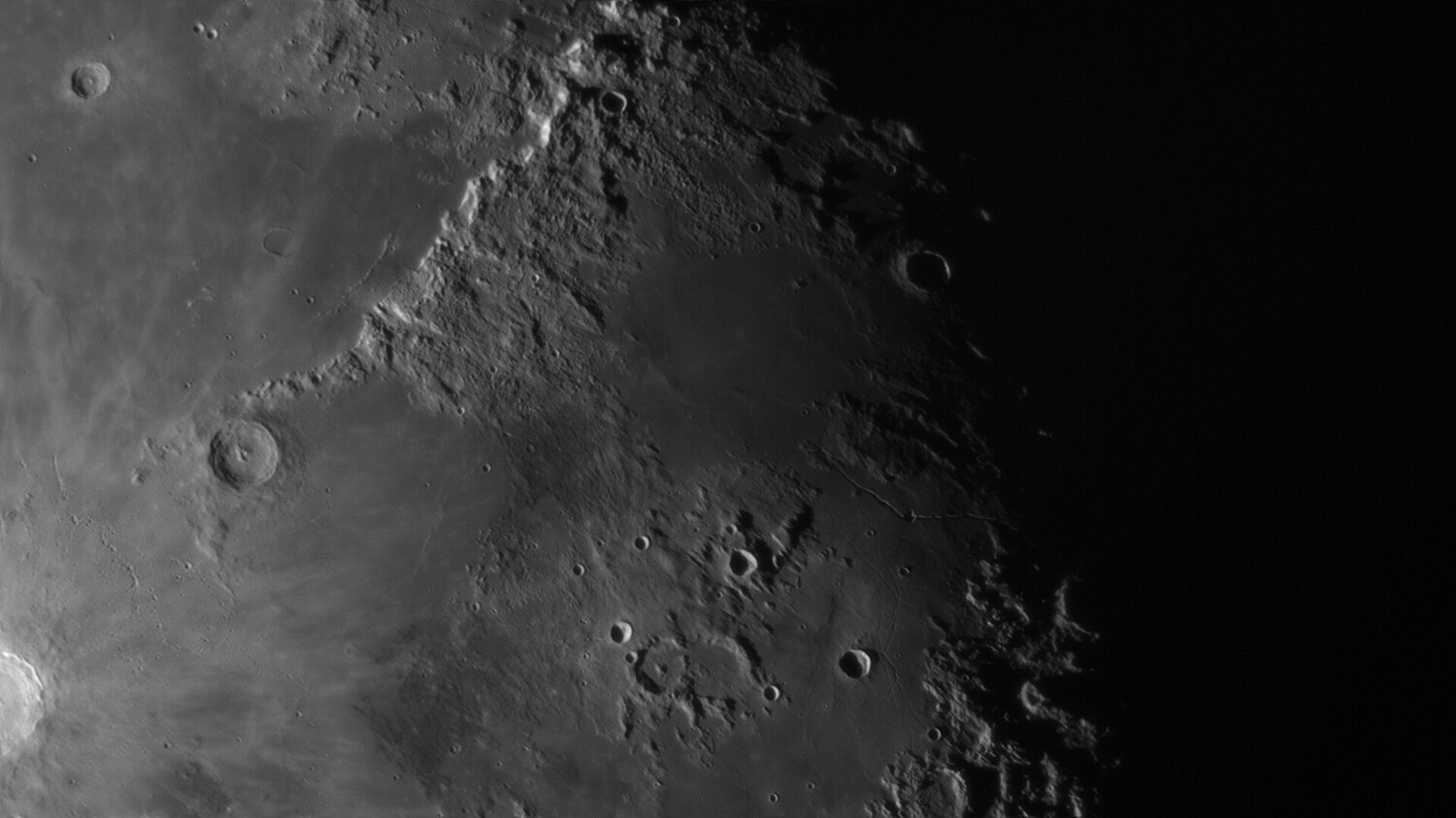 1458282957_Moon_064015_071120_ZWOASI290MM_Rouge_23A_AS_P30_lapl5_ap1275.thumb.jpg.926d766453e1d71434da4e608774fd98.jpg