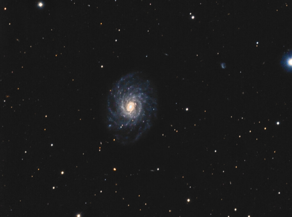 ngc3486-C8-red0.5optec-atik16hr-DO-LRGB-SP-r75.jpg.998b46c8808a81ec43b603532af2f32c.jpg