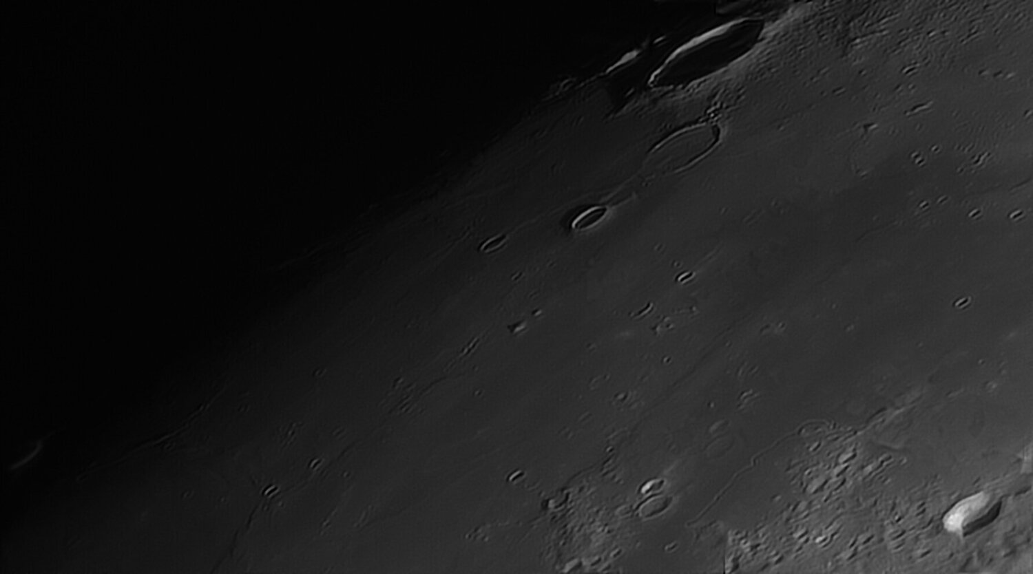 1634522428_Moon_221422_271220_ZWOASI290MM_R-ccd_AS_P50_lapl6_ap433.thumb.jpg.abc1ac3966d11a40ce55a7a91fe7a272.jpg