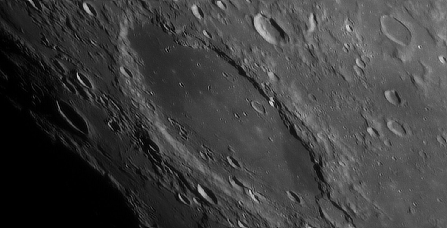 1673428177_Moon_223216_271220_ZWOASI290MM_R-ccd_AS_P50_lapl6_ap1053.thumb.jpg.e6f60bf5e5f70a5a1c48b50401bd265c.jpg