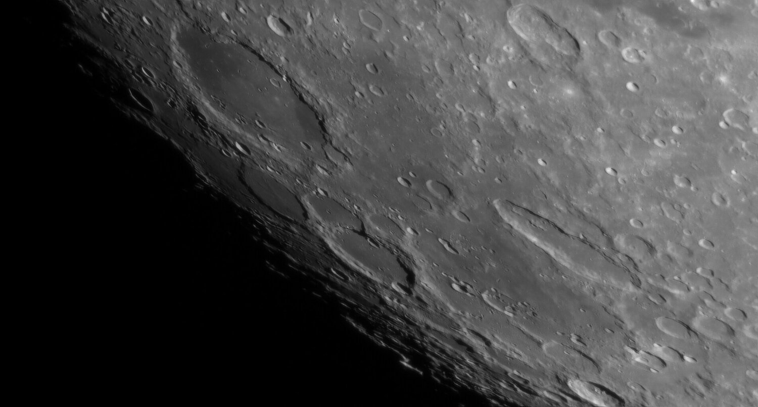 1686939001_Moon_220429_271220_ZWOASI290MM_G-ccd_AS_P30_lapl5_ap1379.thumb.jpg.14003790f1c4cfe7aa50a7b12d7b0483.jpg