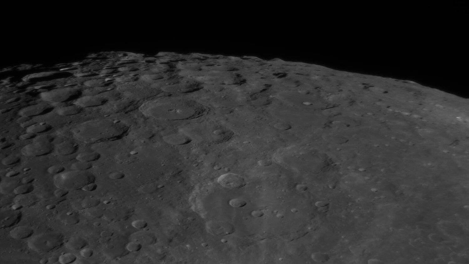 480689680_Moon_055215_041120_ZWOASI290MM_Continuum_AS_P45_lapl5_ap1596_AI_Deconvolution_19.thumb.jpg.778b3d115282d1e20b86f023c1c1b2ad.jpg