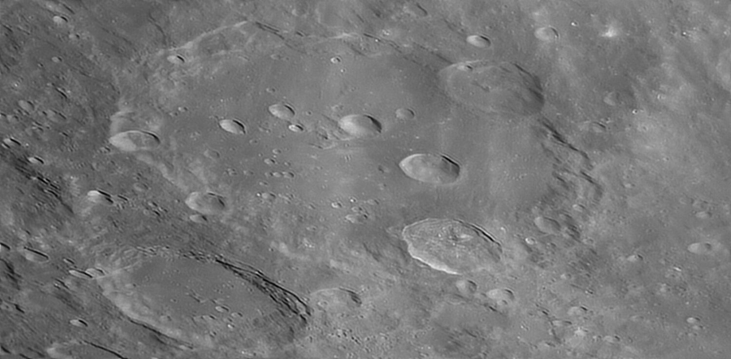 507724446_Moon_223656_271220_ZWOASI290MM_R-ccd_lapl6_ap1115.thumb.jpg.98629fb84f30ebf0c27c72b9b6248c27.jpg